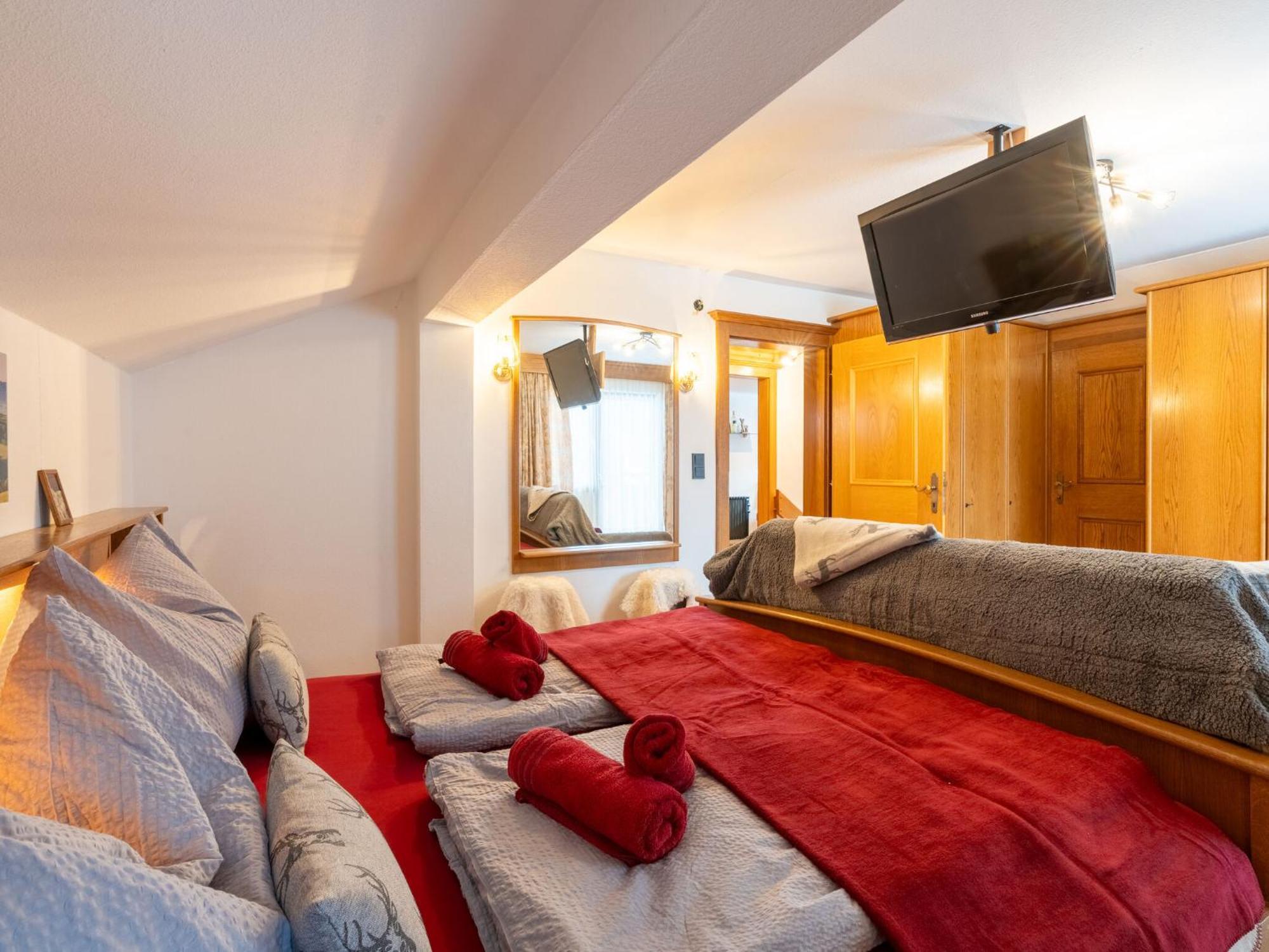 Comfortable Apartment In Salzburger Land Neukirchen am Grossvenediger Luaran gambar