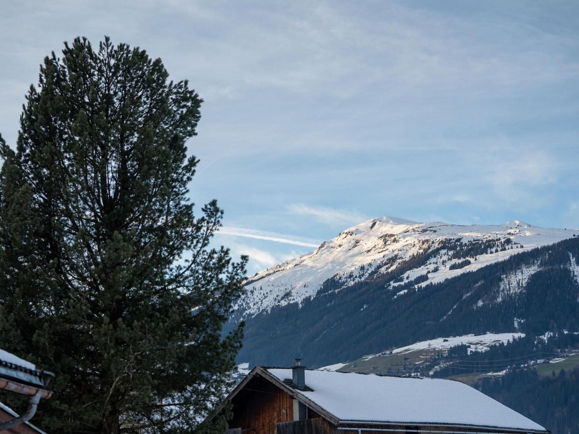 Comfortable Apartment In Salzburger Land Neukirchen am Grossvenediger Luaran gambar